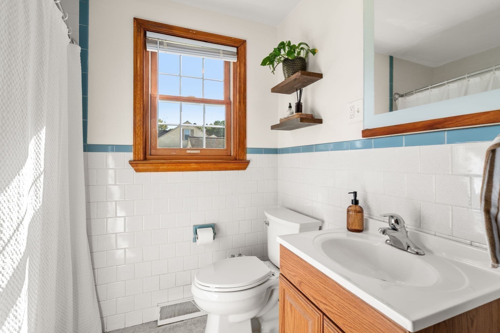 Single Family Residence at 1 New York Ave, Blackstone MA 01504, Blackstone, photo 9 of 34