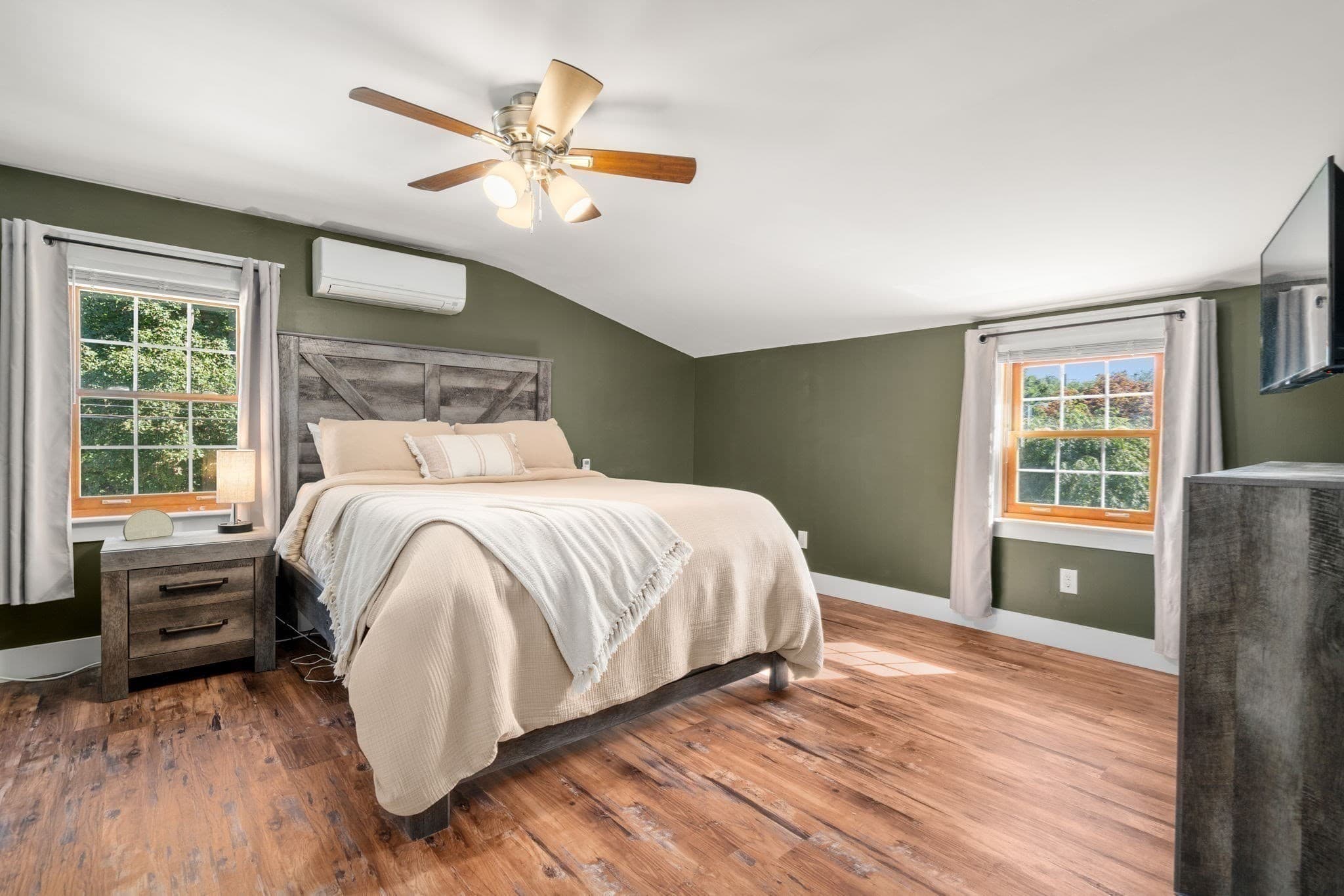Single Family Residence at 1 New York Ave, Blackstone MA 01504, Blackstone, photo 15 of 34