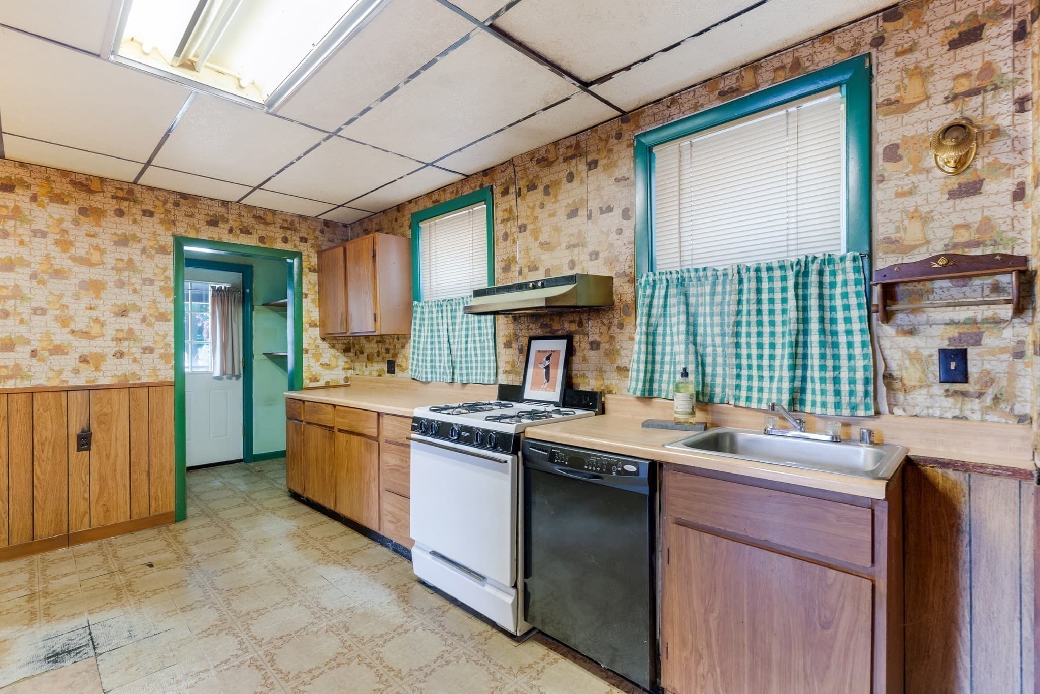 Single Family Residence at 44 Sheridan Ave., Medford MA 02155, Medford, photo 6 of 27