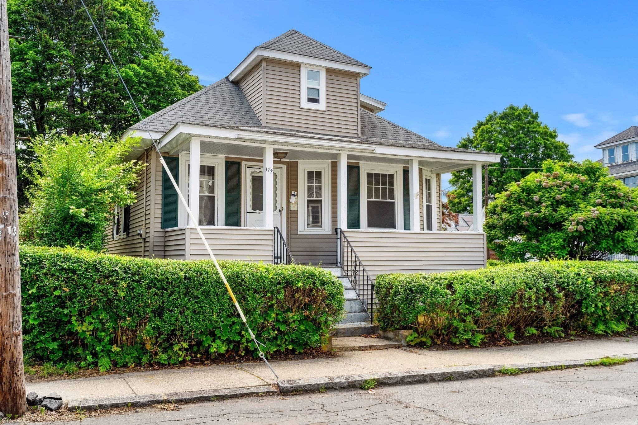 Single Family Residence at 174 Warwick St, Methuen MA 01844, Methuen, photo 2 of 25