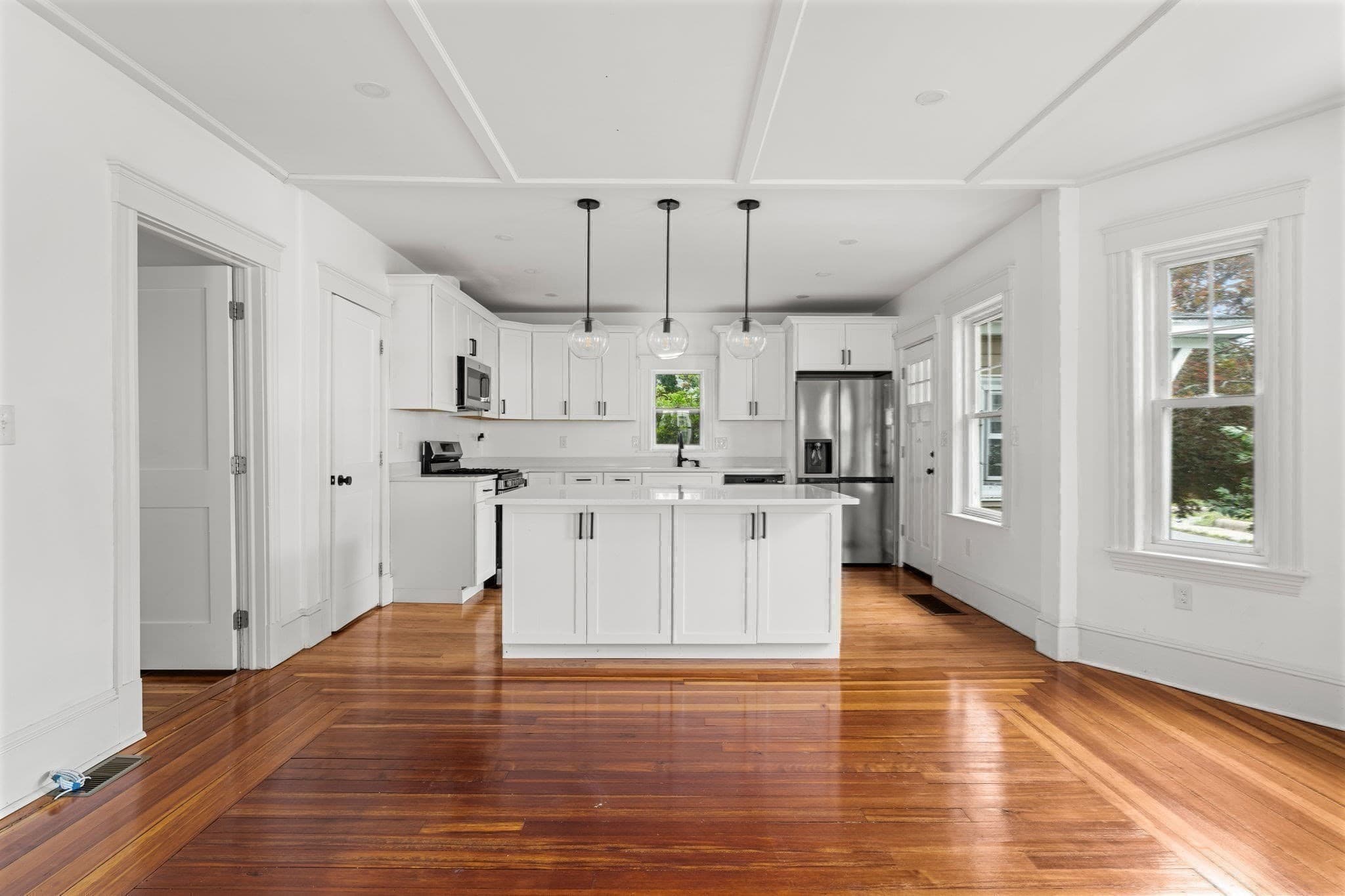 Single Family Residence at 174 Warwick St, Methuen MA 01844, Methuen, photo 3 of 25