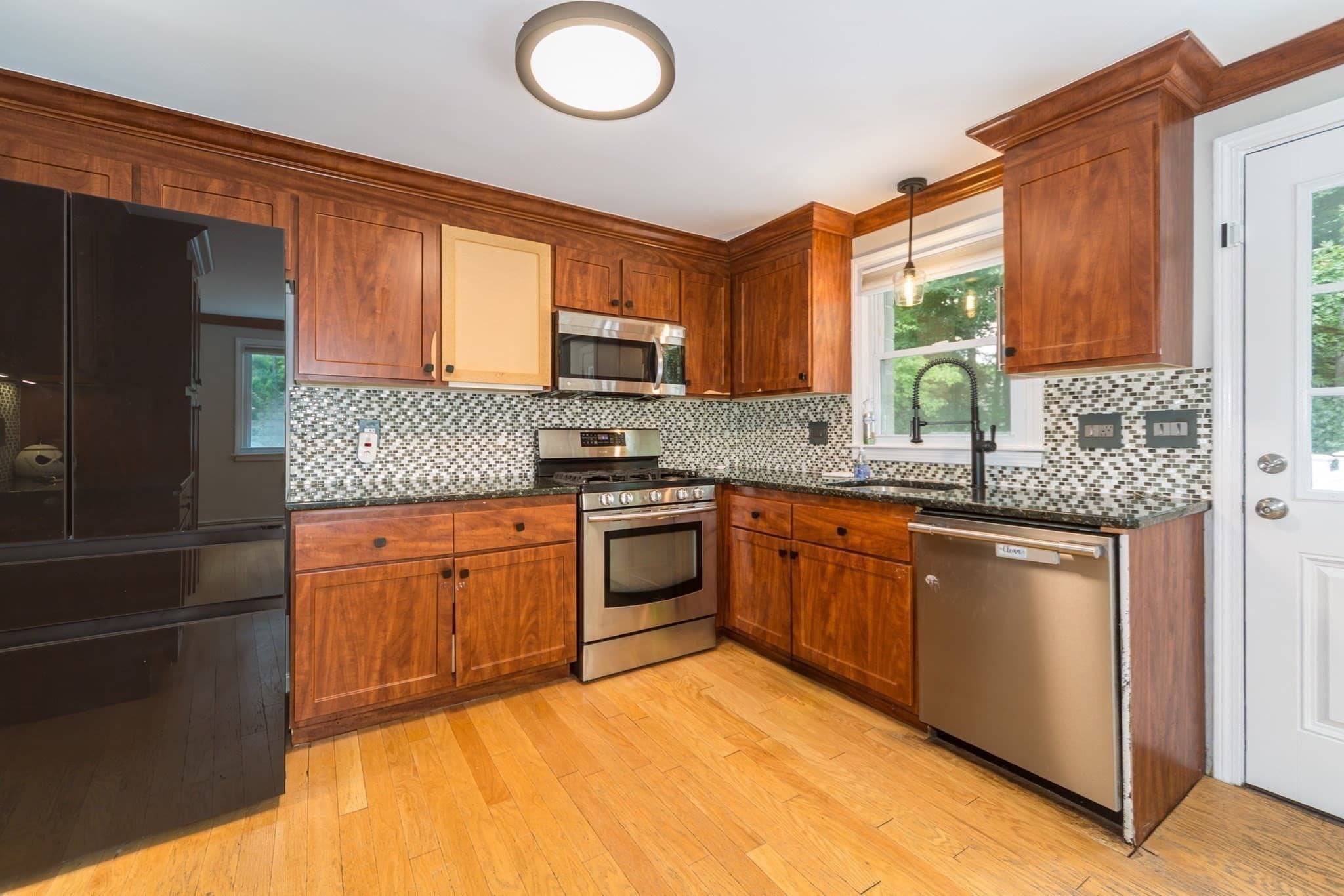 Single Family Residence at 3 Short Street, Franklin MA 02038, Franklin, photo 5 of 35