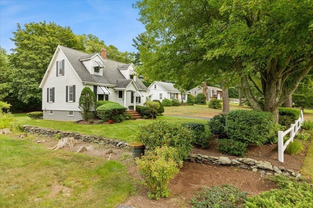Single Family Residence at 48 Davis St, Taunton MA 02780, Taunton, photo 5 of 41