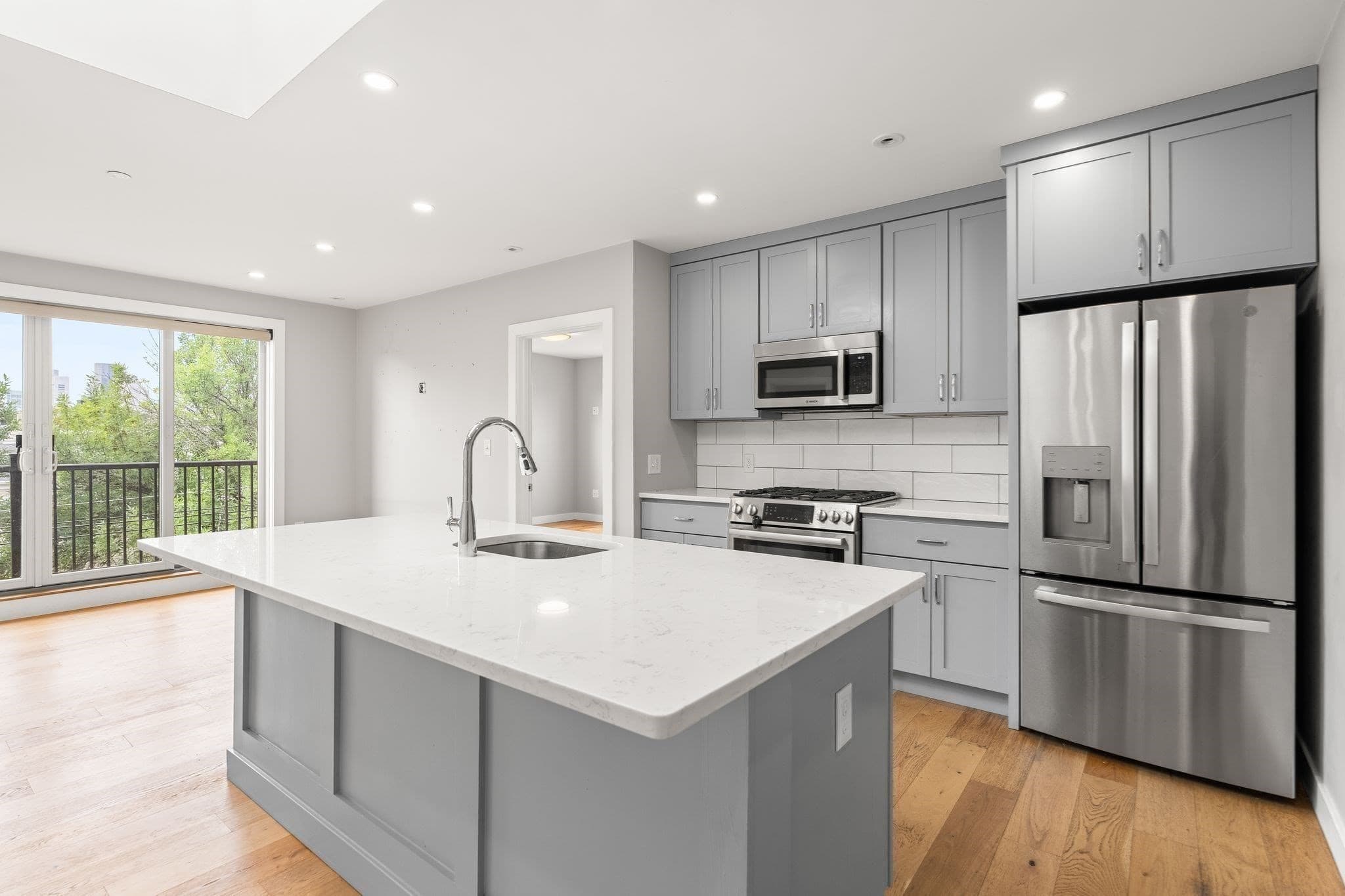 Condominium at 10-16 Everett St # 402, Boston MA 02128, Boston, photo 13 of 39