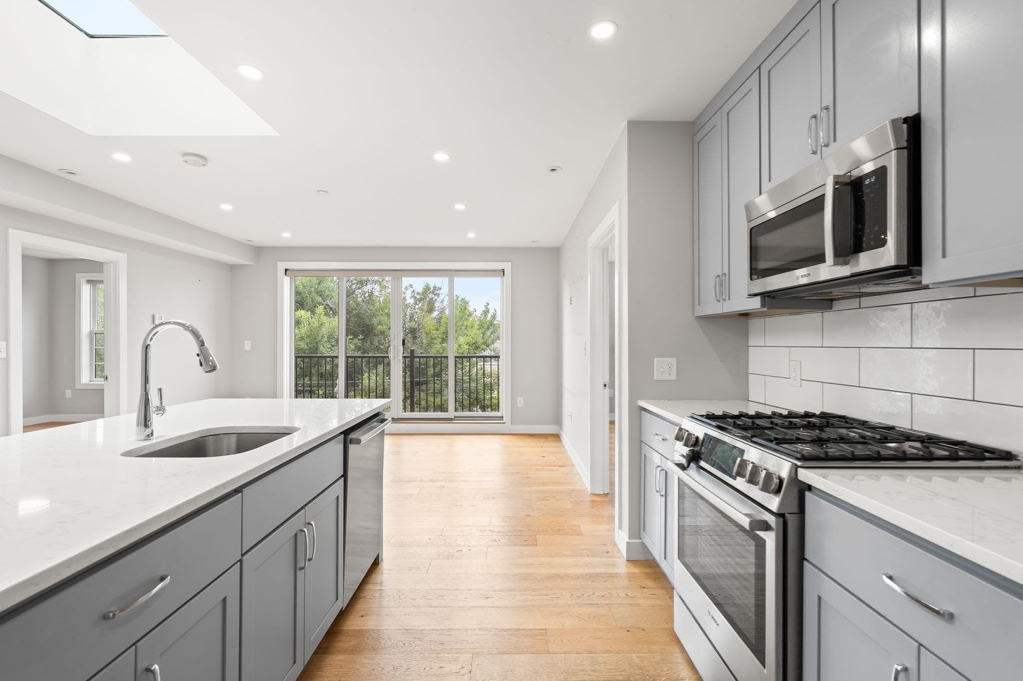 Condominium at 10-16 Everett St # 402, Boston MA 02128, Boston, photo 12 of 39