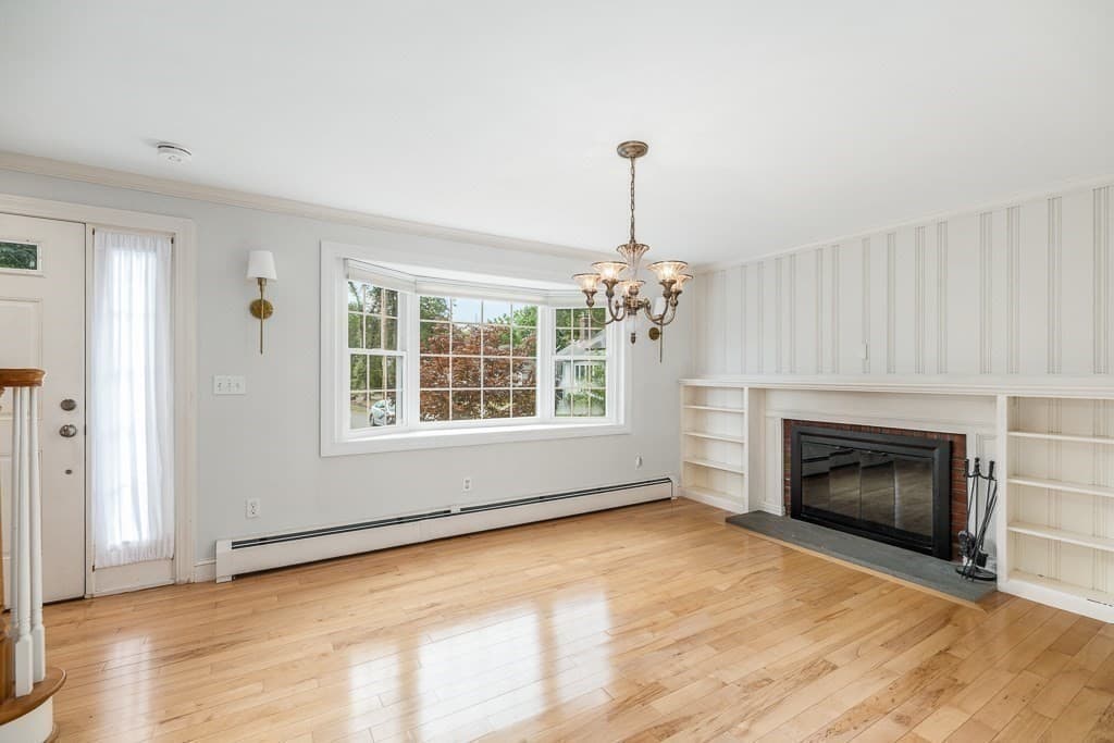 Single Family Residence at 10 Donegal Circle, Danvers MA 01923, Danvers, photo 9 of 29