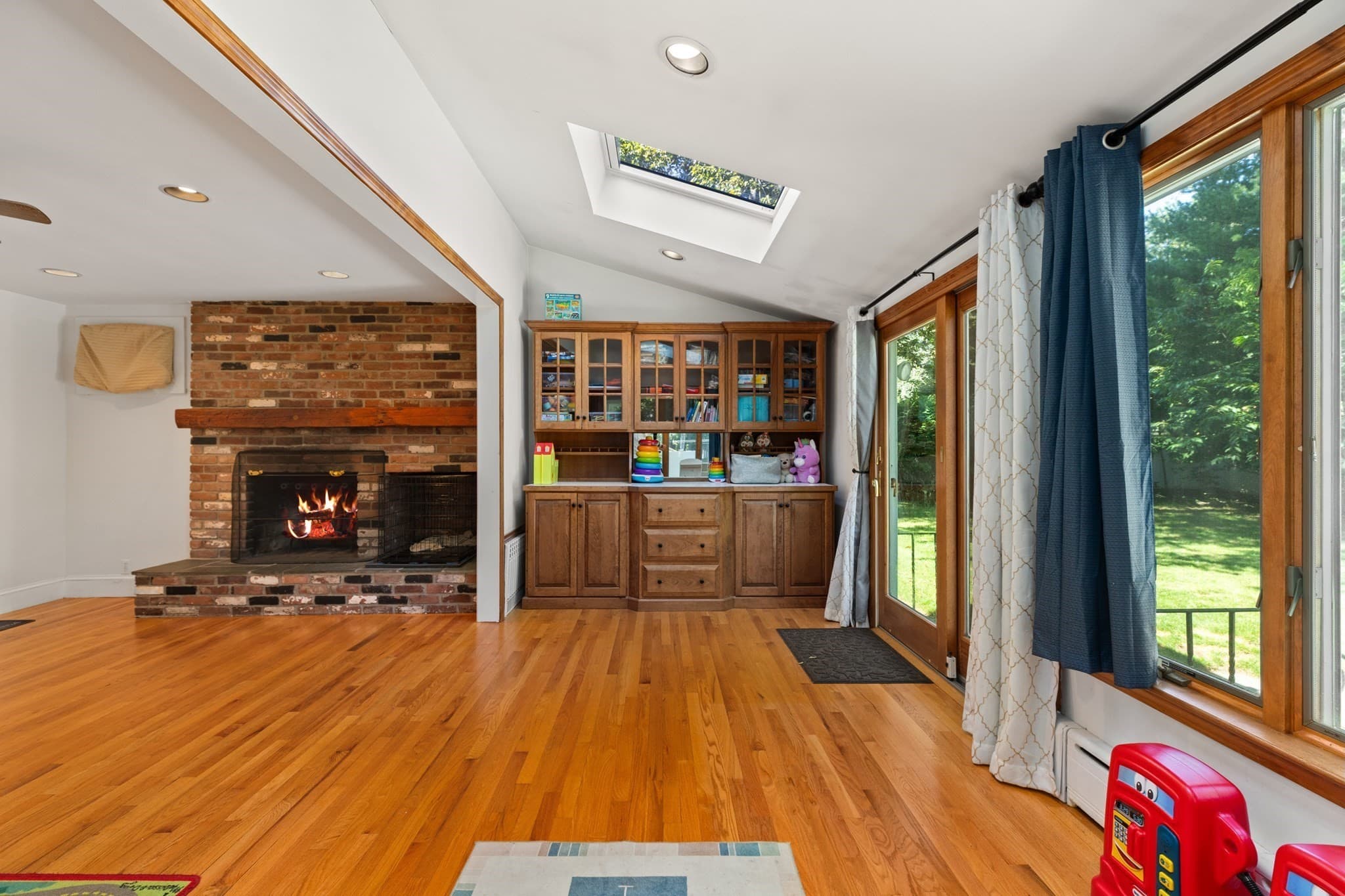 Single Family Residence at 53 Eleanor St, Dartmouth MA 02747, Dartmouth, photo 8 of 35