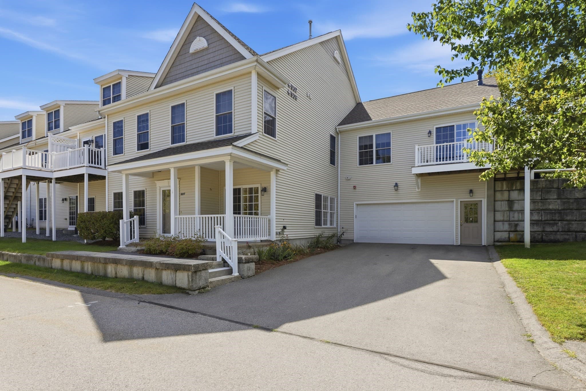 307 Autumn Ridge Dr # 307, Ayer MA 01432