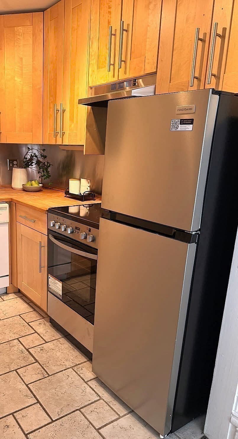 Condominium at 869 Beacon # 5, Boston MA 02215, photo 8 of 11