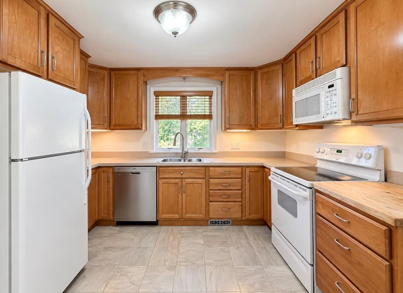 Single Family Residence at 6 North Lane, Monson MA 01057, Monson, photo 5 of 32
