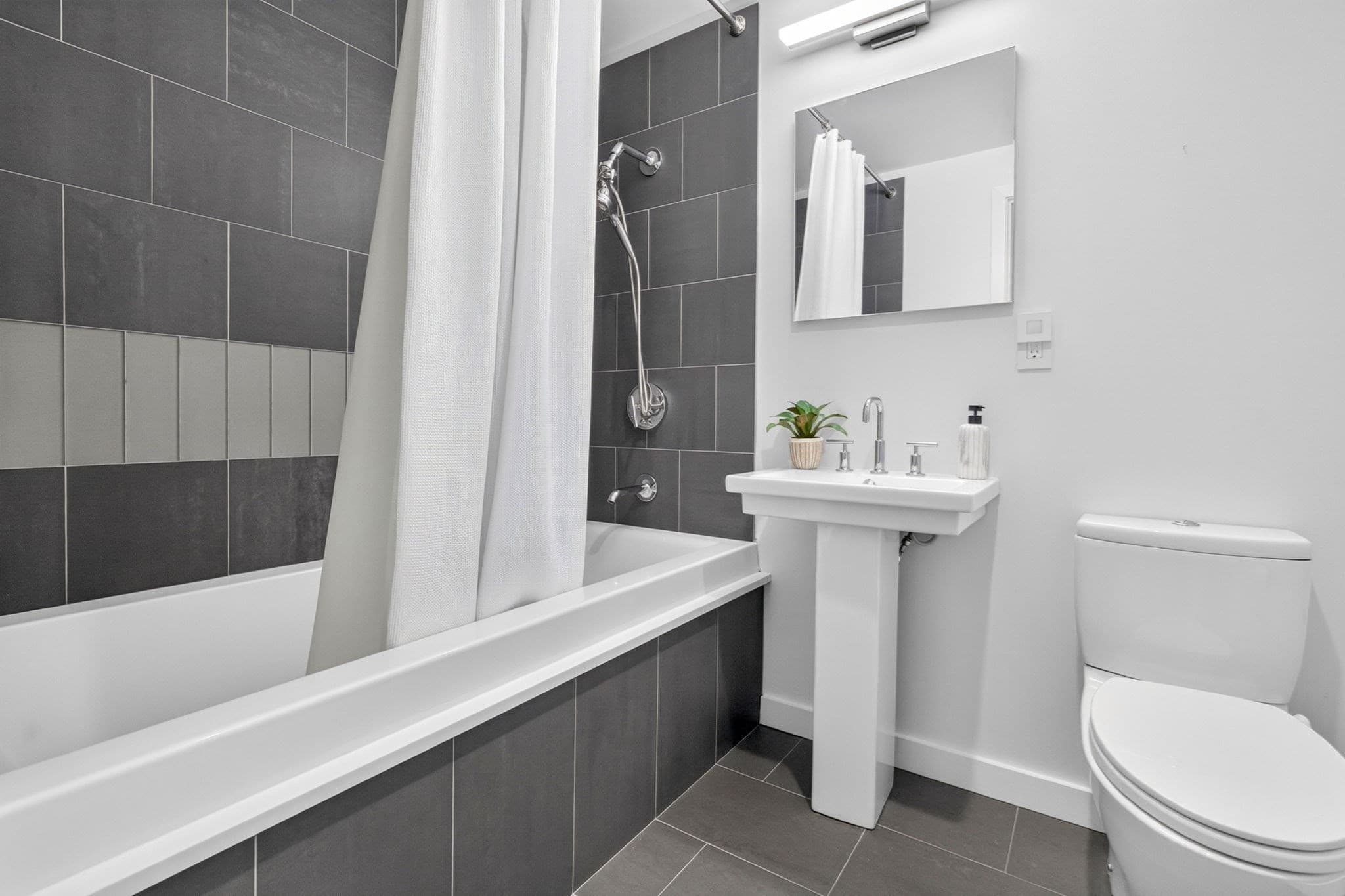Condominium at 346 Congress # 604, Boston MA 02210, photo 23 of 33
