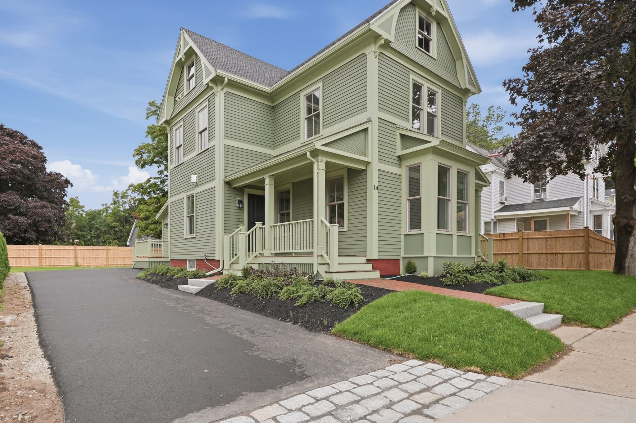 14 Maple, Amesbury MA 01913