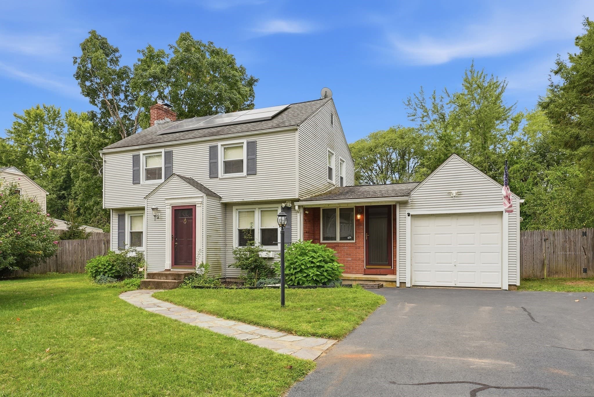 Single Family Residence at 76 Fenway Dr., Springfield MA 01119, Springfield, photo 2 of 42