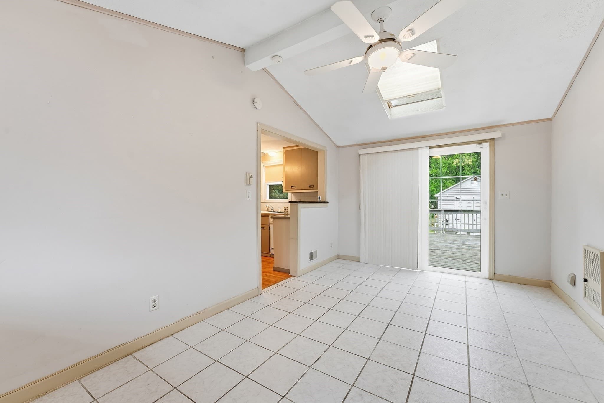 Single Family Residence at 76 Fenway Dr., Springfield MA 01119, Springfield, photo 6 of 42
