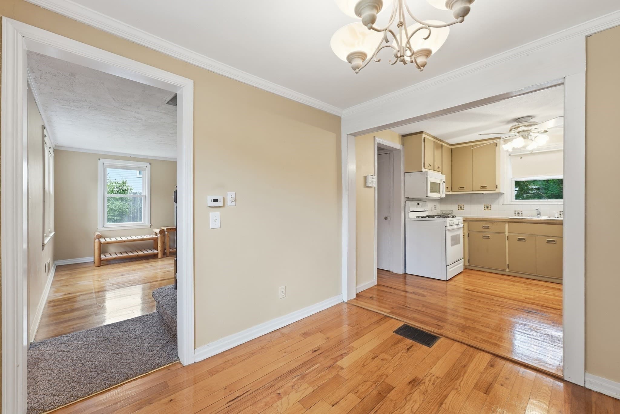 Single Family Residence at 76 Fenway Dr., Springfield MA 01119, Springfield, photo 12 of 42