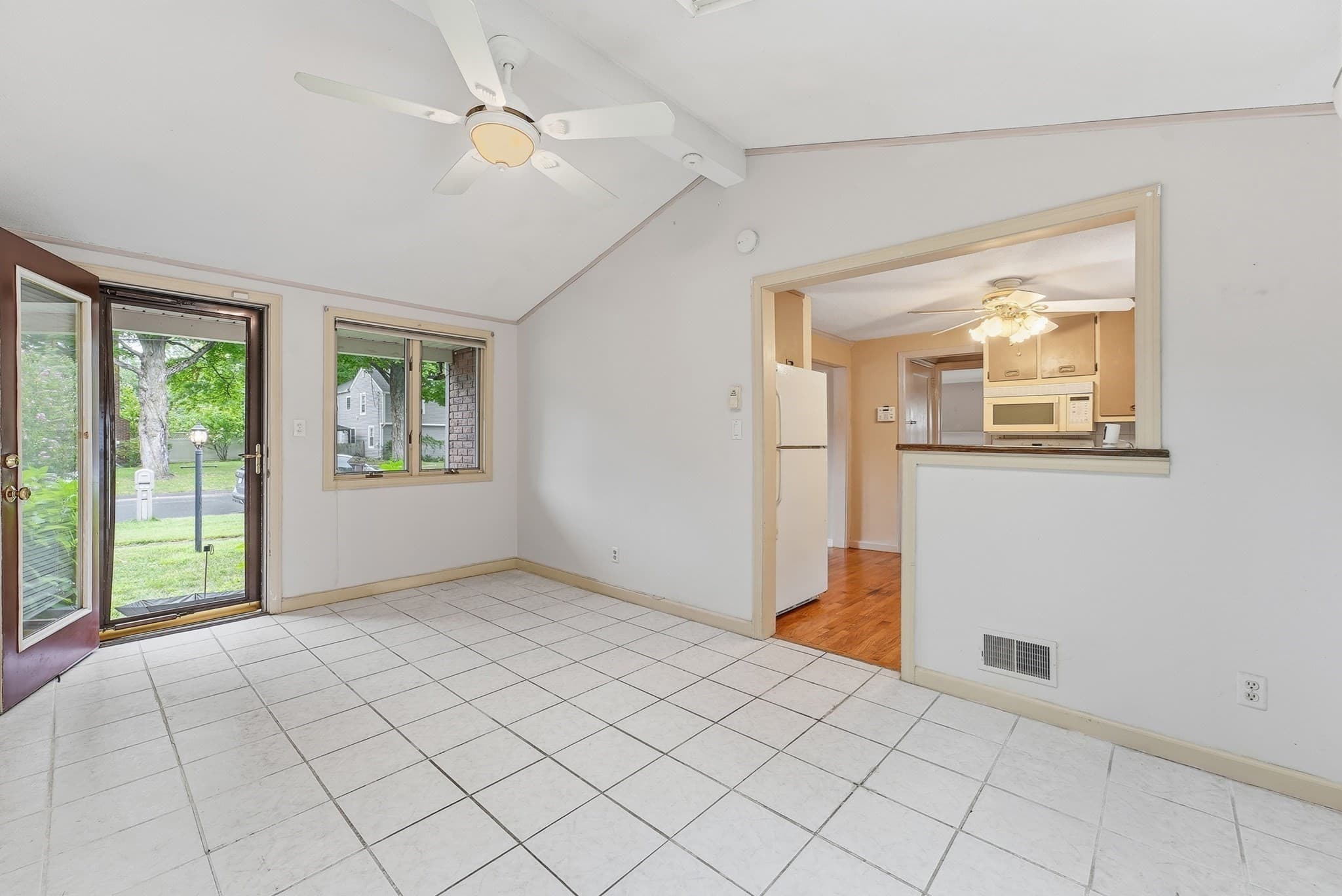 Single Family Residence at 76 Fenway Dr., Springfield MA 01119, Springfield, photo 5 of 42