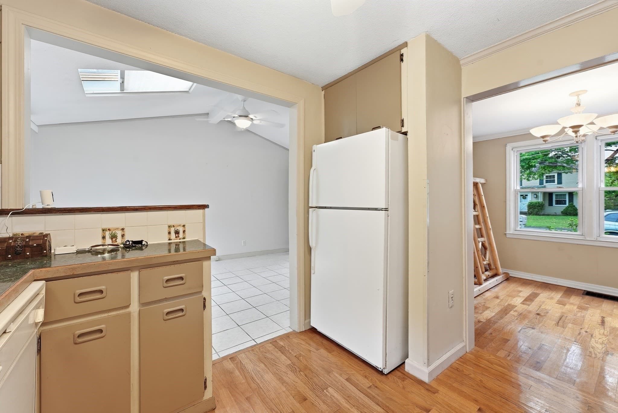 Single Family Residence at 76 Fenway Dr., Springfield MA 01119, Springfield, photo 11 of 42