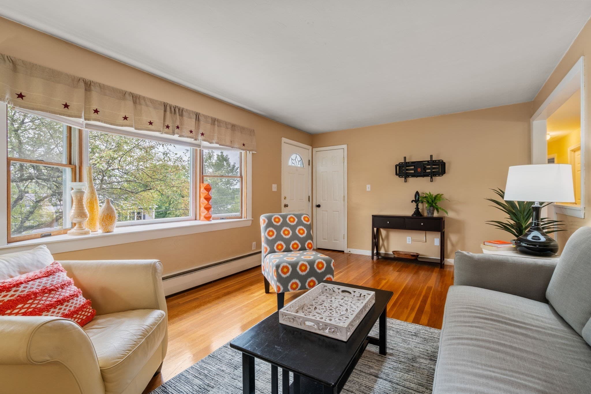 49 Elmwood St, Auburn MA 01501