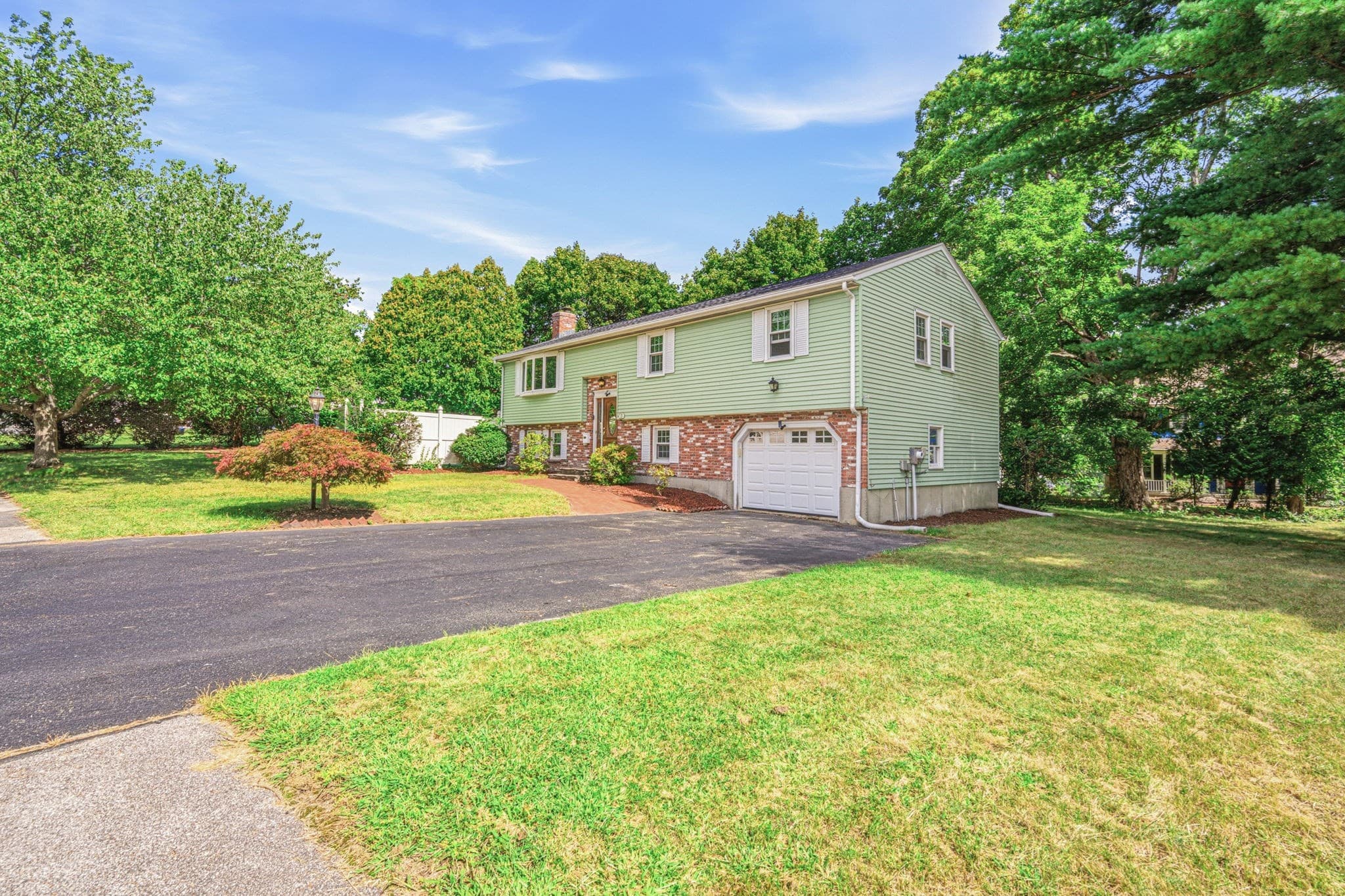 Single Family Residence at 25 Oak Ridge Way, Shrewsbury MA 01545, Shrewsbury, photo 2 of 35