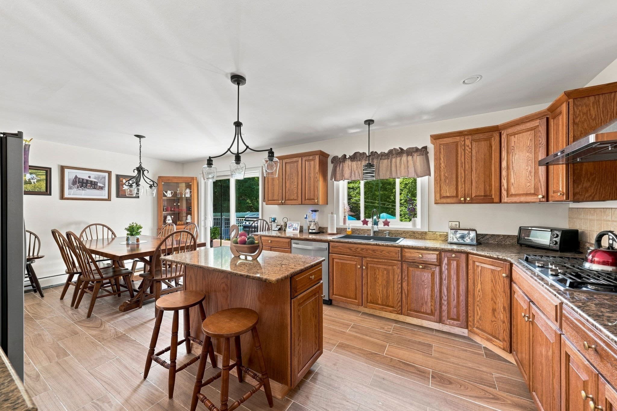 Single Family Residence at 11 Pachet Brook Rd, Little Compton RI 02837, Little Compton, photo 5 of 35