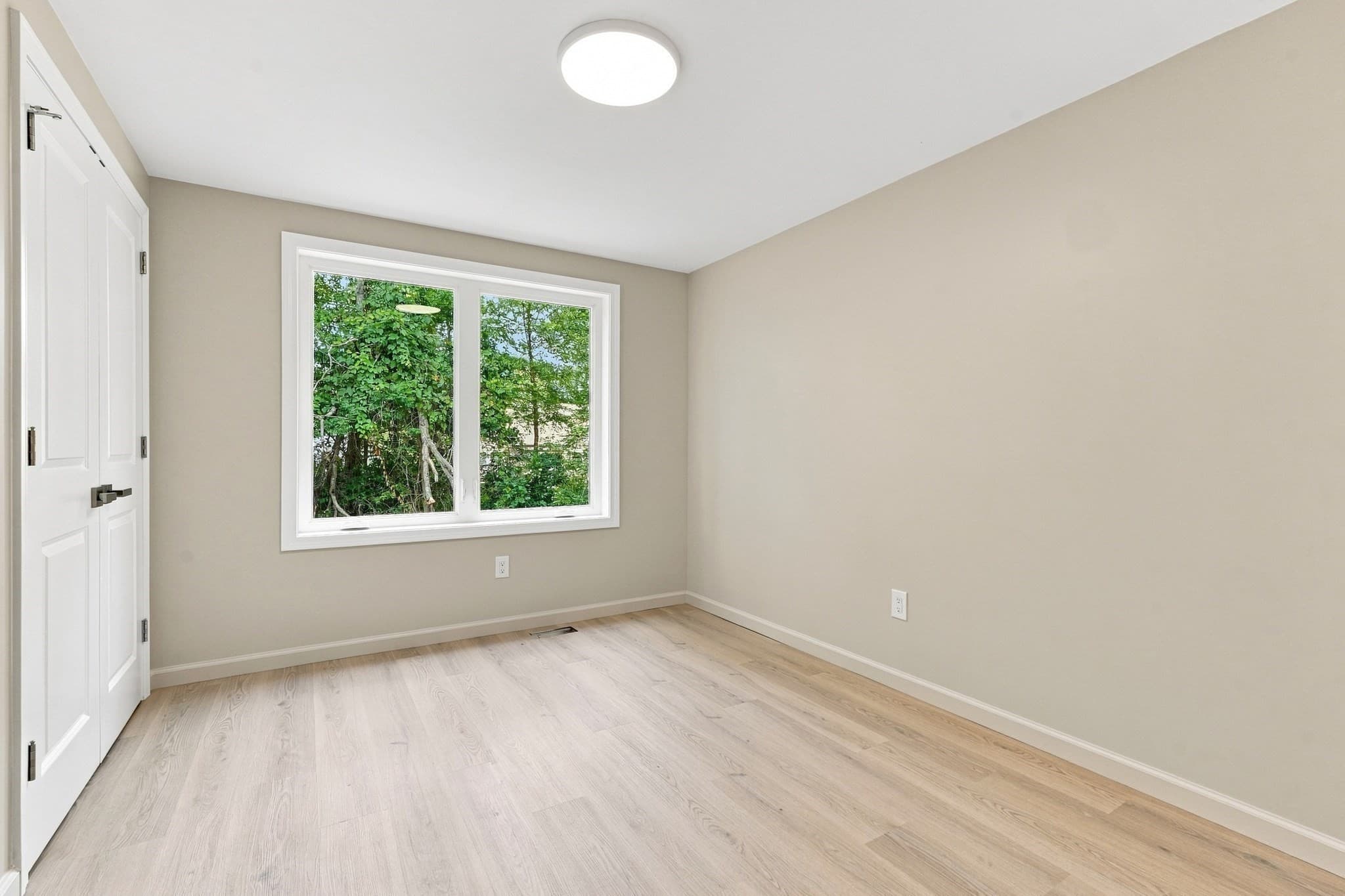 Single Family Residence at 110 Mountain View St, South Hadley MA 01075, South Hadley, photo 22 of 42