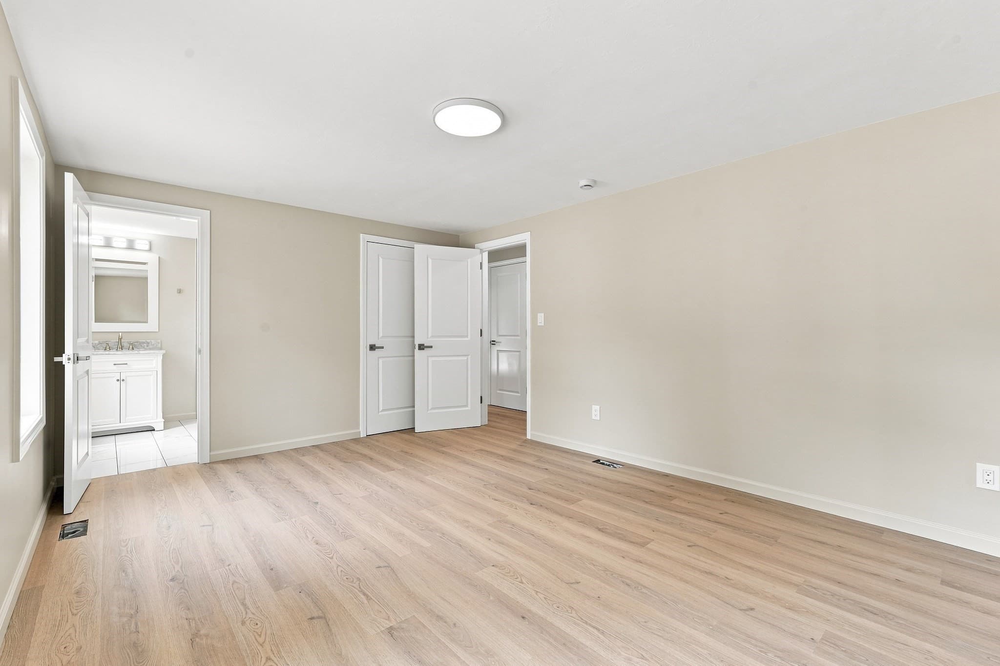 Single Family Residence at 110 Mountain View St, South Hadley MA 01075, South Hadley, photo 20 of 42