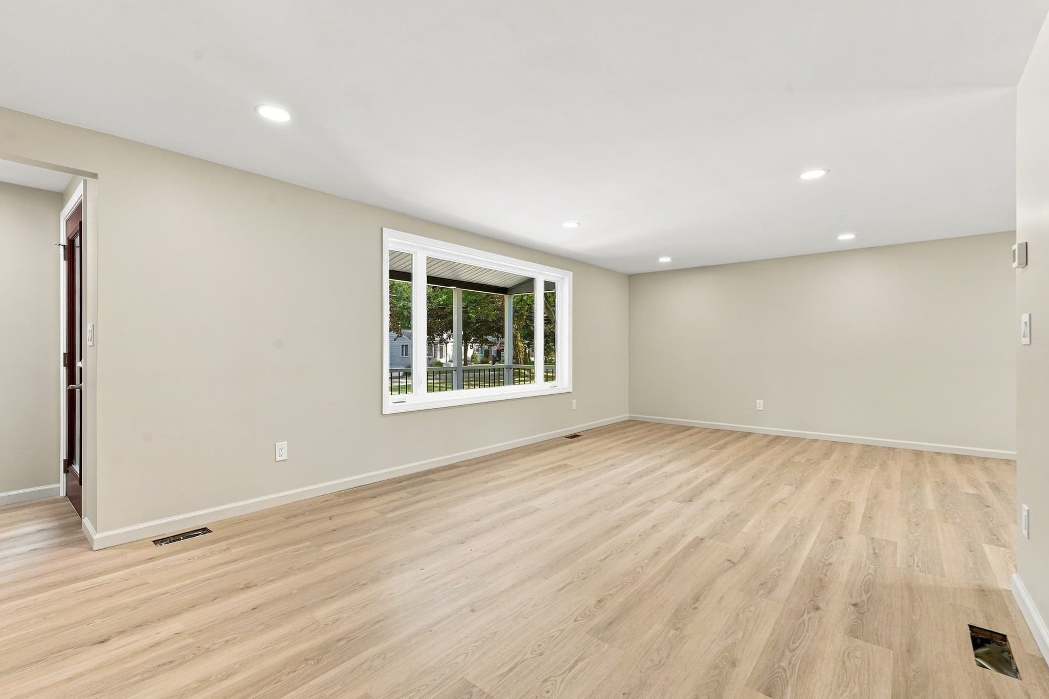 Single Family Residence at 110 Mountain View St, South Hadley MA 01075, South Hadley, photo 9 of 42