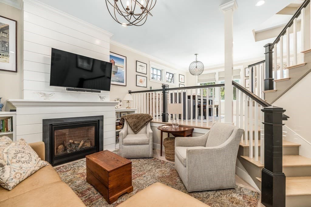 Condominium at 582R Hale # 1, Beverly MA 01915, Beverly, photo 5 of 31