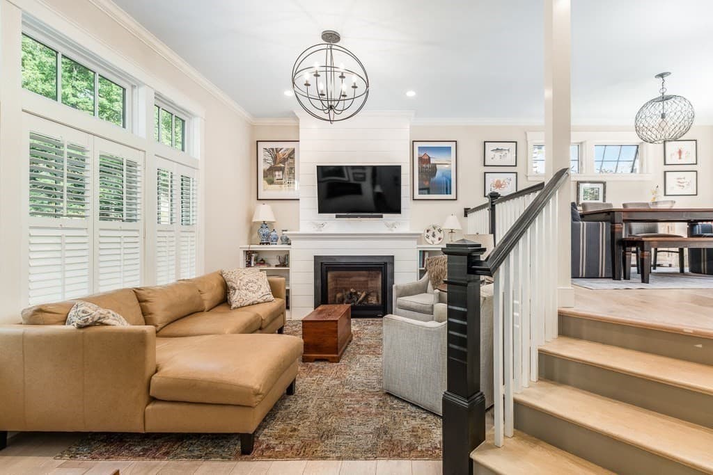 Condominium at 582R Hale # 1, Beverly MA 01915, Beverly, photo 4 of 31