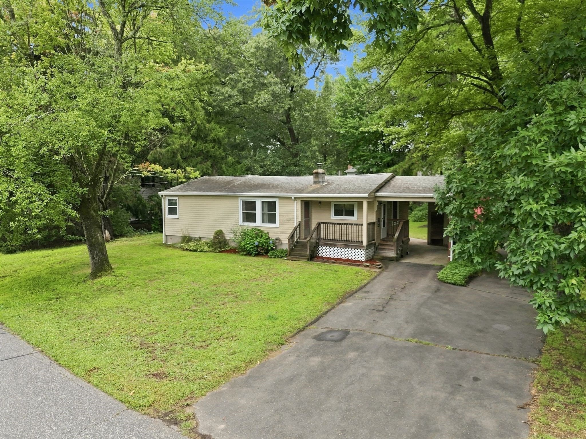 36 Silver Lake Dr, Agawam MA 01001