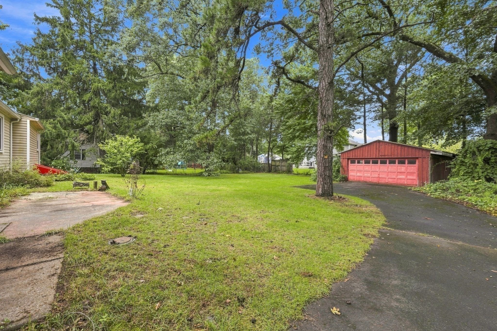 Single Family Residence at 36 Silver Lake Dr, Agawam MA 01001, Agawam, photo 33 of 40