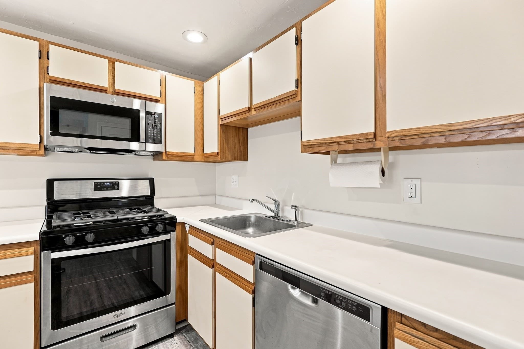 Condominium at 360 Littleton Road # H1, Chelmsford MA 01824, Chelmsford, photo 13 of 33