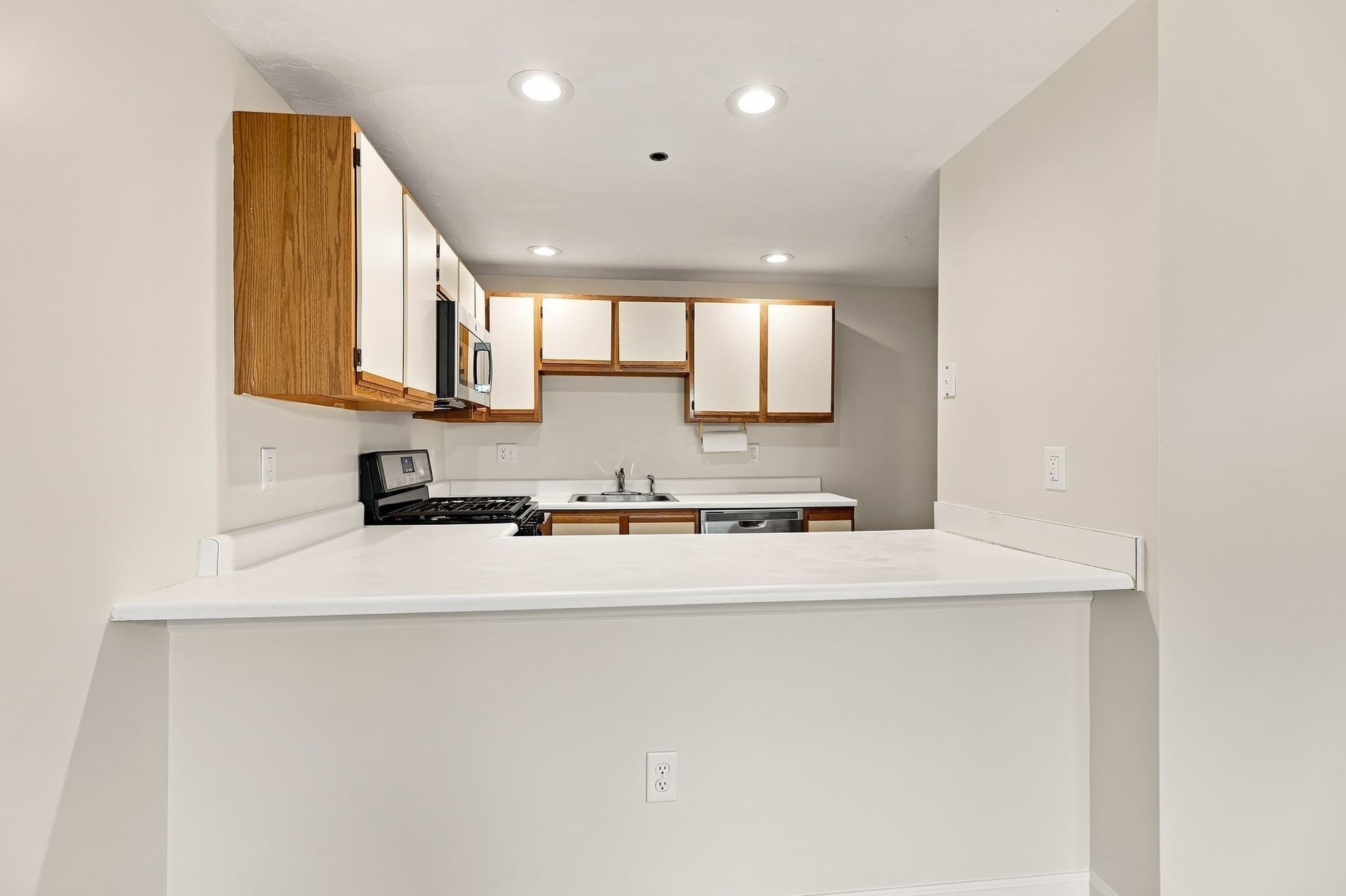 Condominium at 360 Littleton Road # H1, Chelmsford MA 01824, Chelmsford, photo 14 of 33