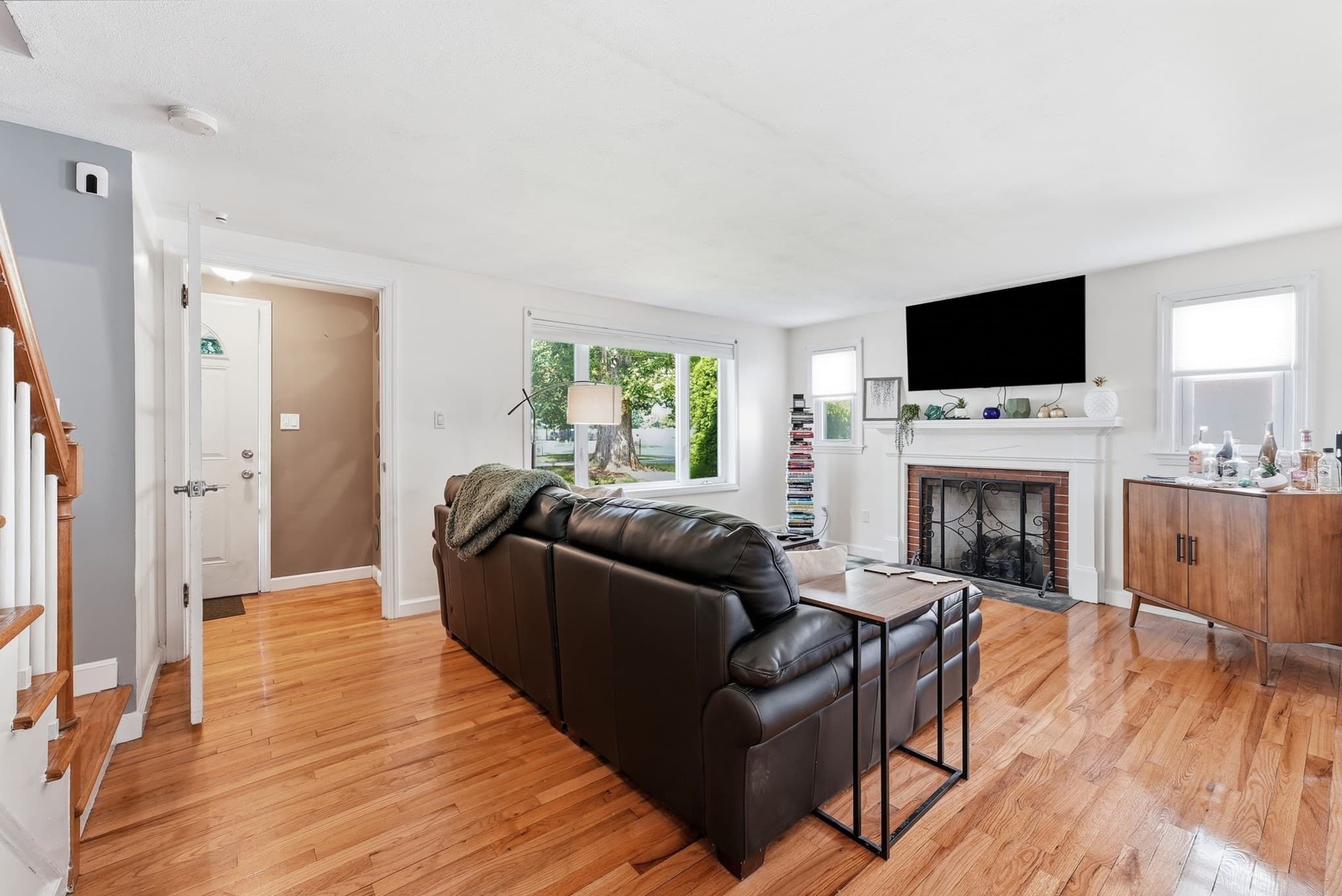 Single Family Residence at 401 Kings Hwy, West Springfield MA 01089, West Springfield, photo 5 of 39