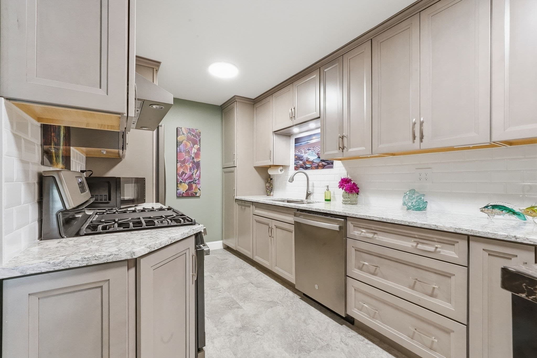 Condominium at 47 Meadowbrook Ln # 47, Palmer MA 01069, Palmer, photo 8 of 40