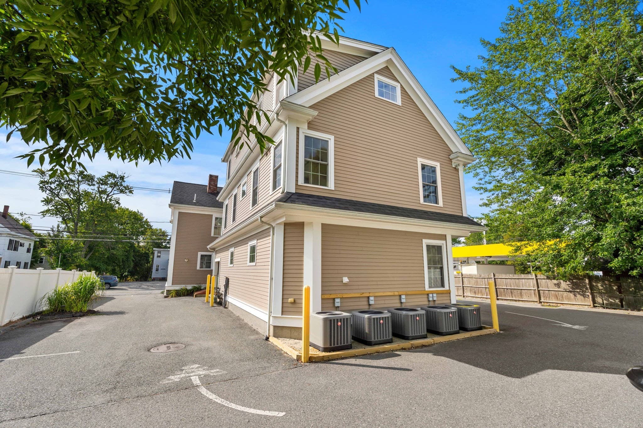 5+ Family - 5+ Units Up/Down at 83 Holten St, Danvers MA 01923, Danvers, photo 5 of 32
