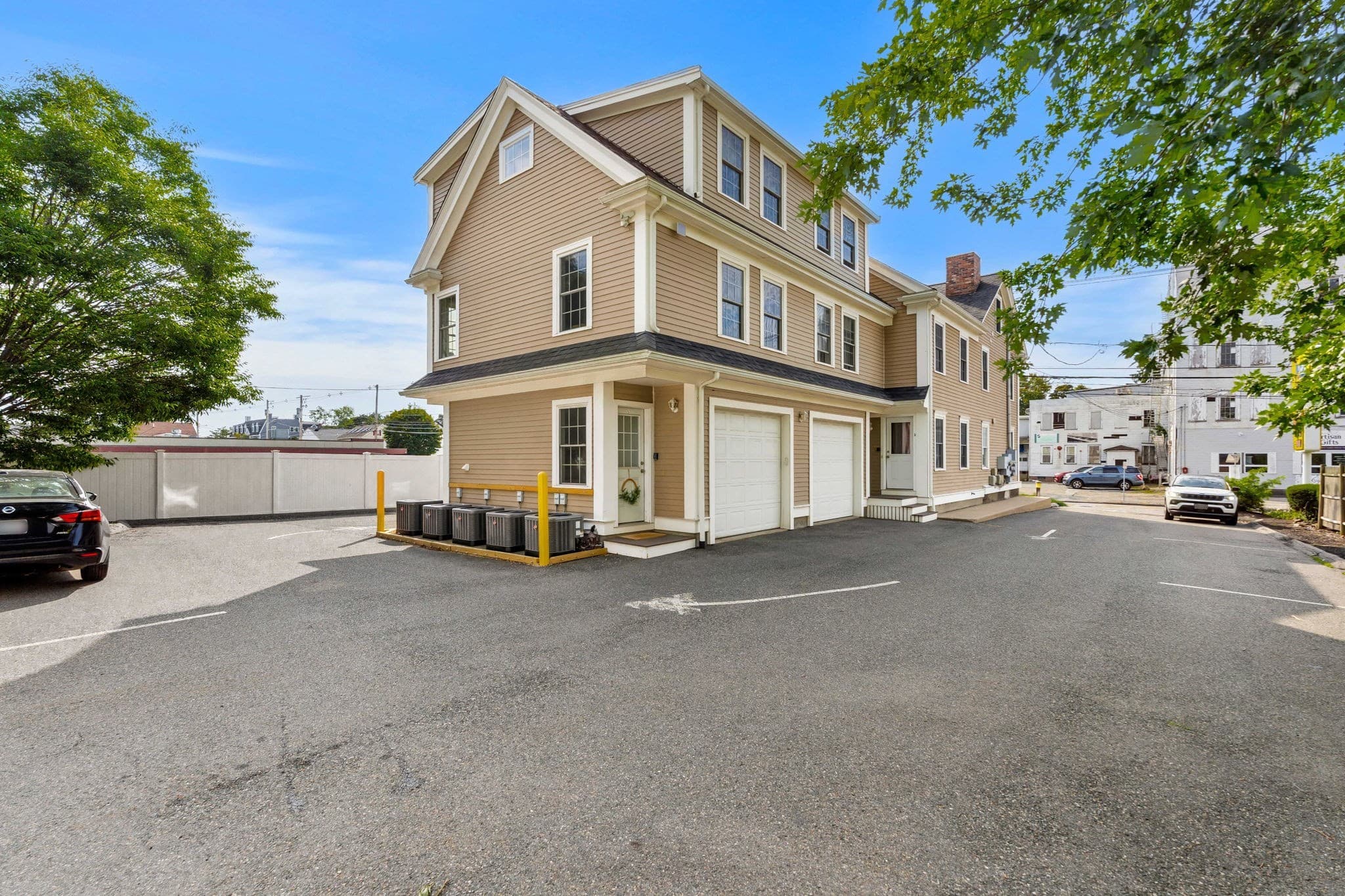 5+ Family - 5+ Units Up/Down at 83 Holten St, Danvers MA 01923, Danvers, photo 4 of 32