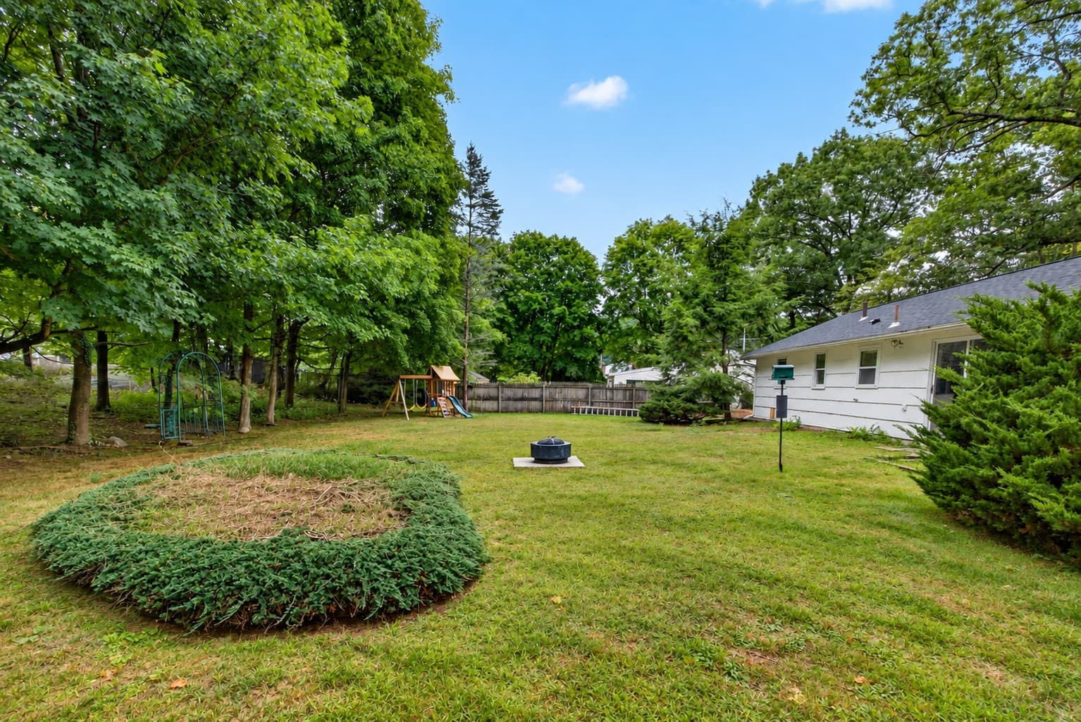 Single Family Residence at 17 Grover St, Beverly MA 01915, Beverly, photo 27 of 30