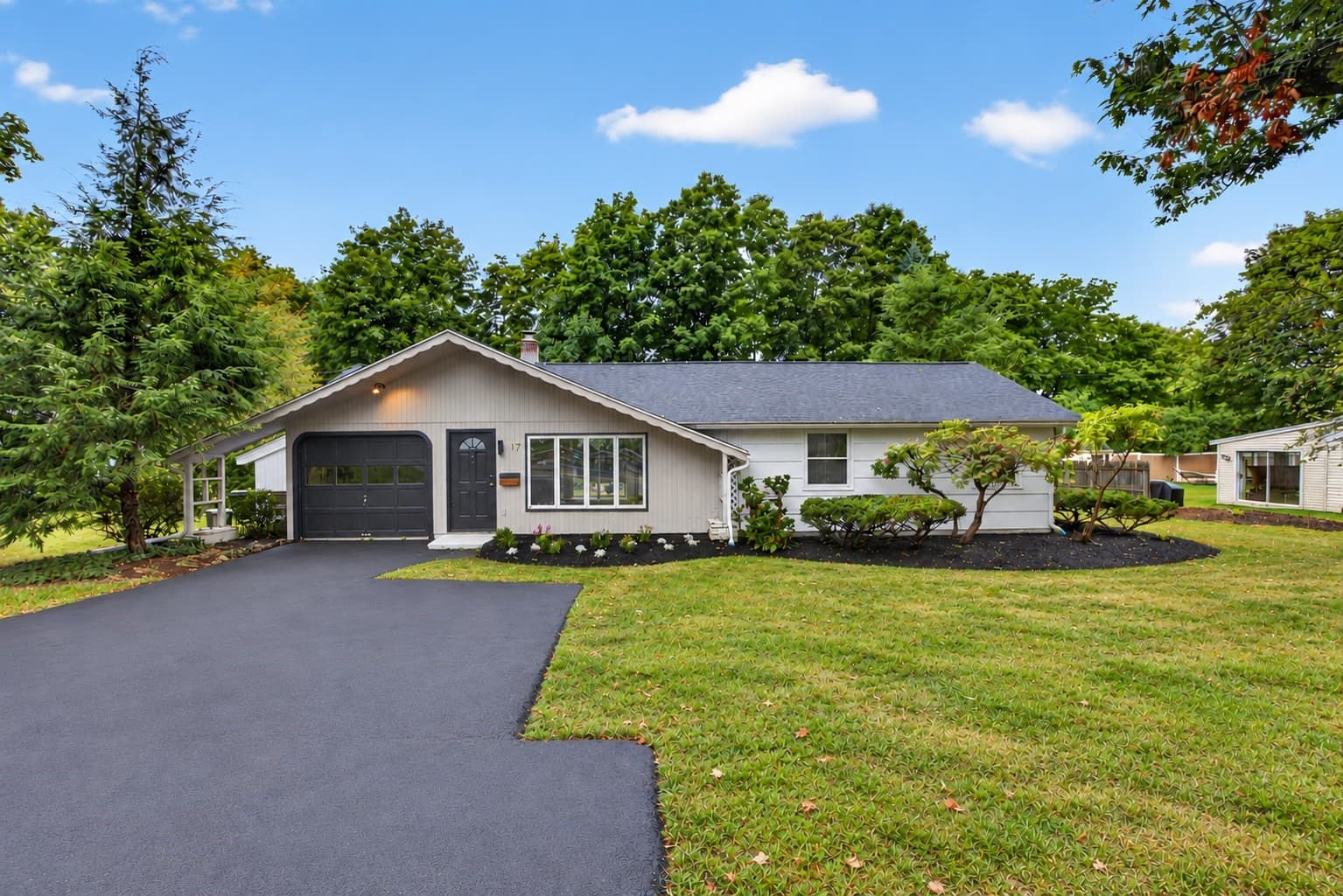 17 Grover St, Beverly MA 01915