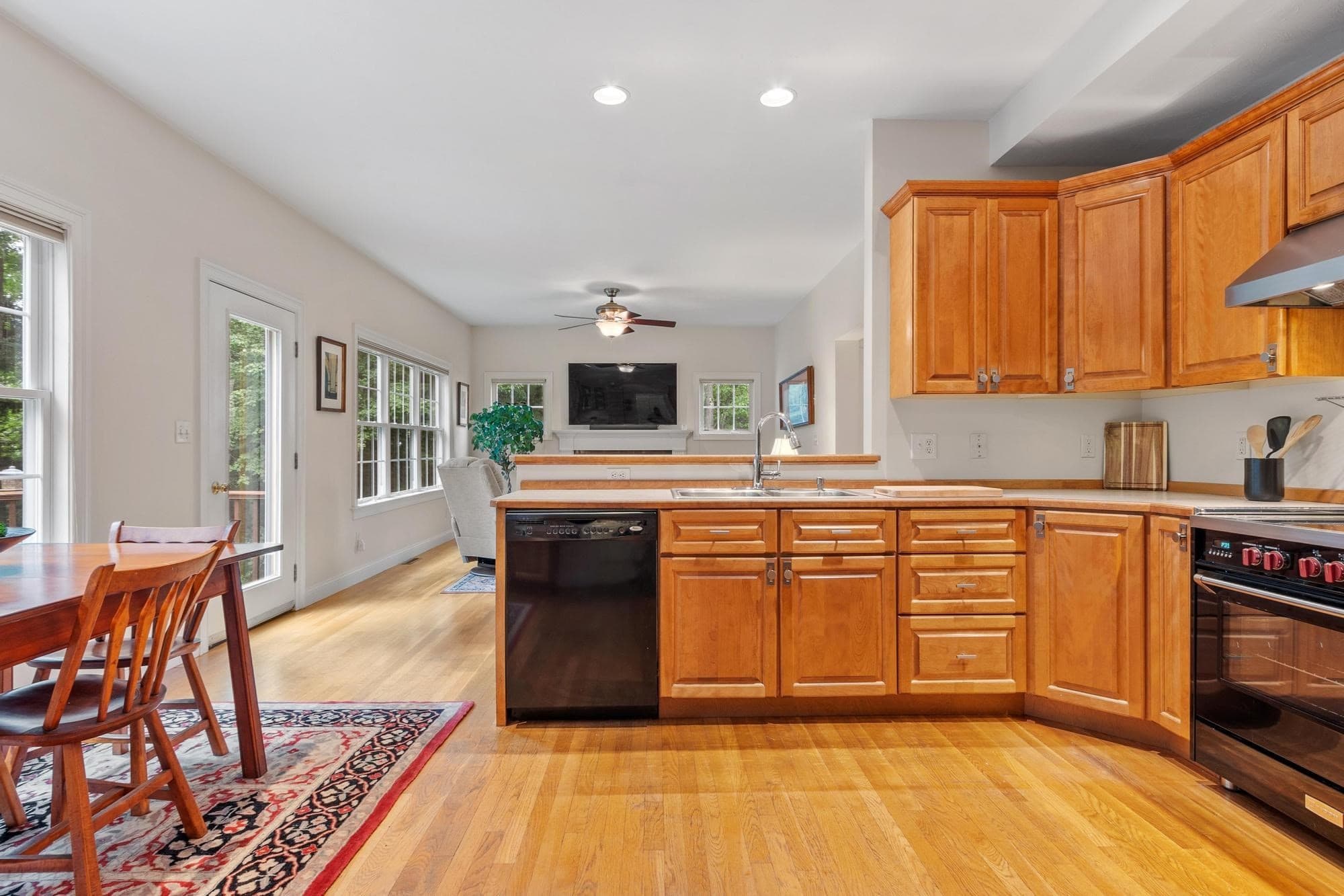 Single Family Residence at 71 Nicolle Ter, Gardner MA 01440, Gardner, photo 7 of 42
