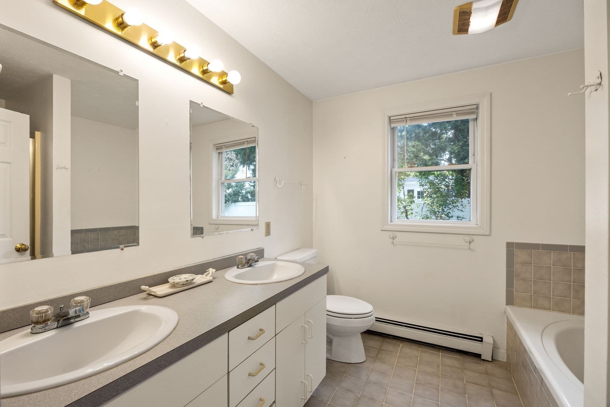 Single Family Residence at 54 Lucerne Ave, Falmouth MA 02540, Falmouth, photo 22 of 31