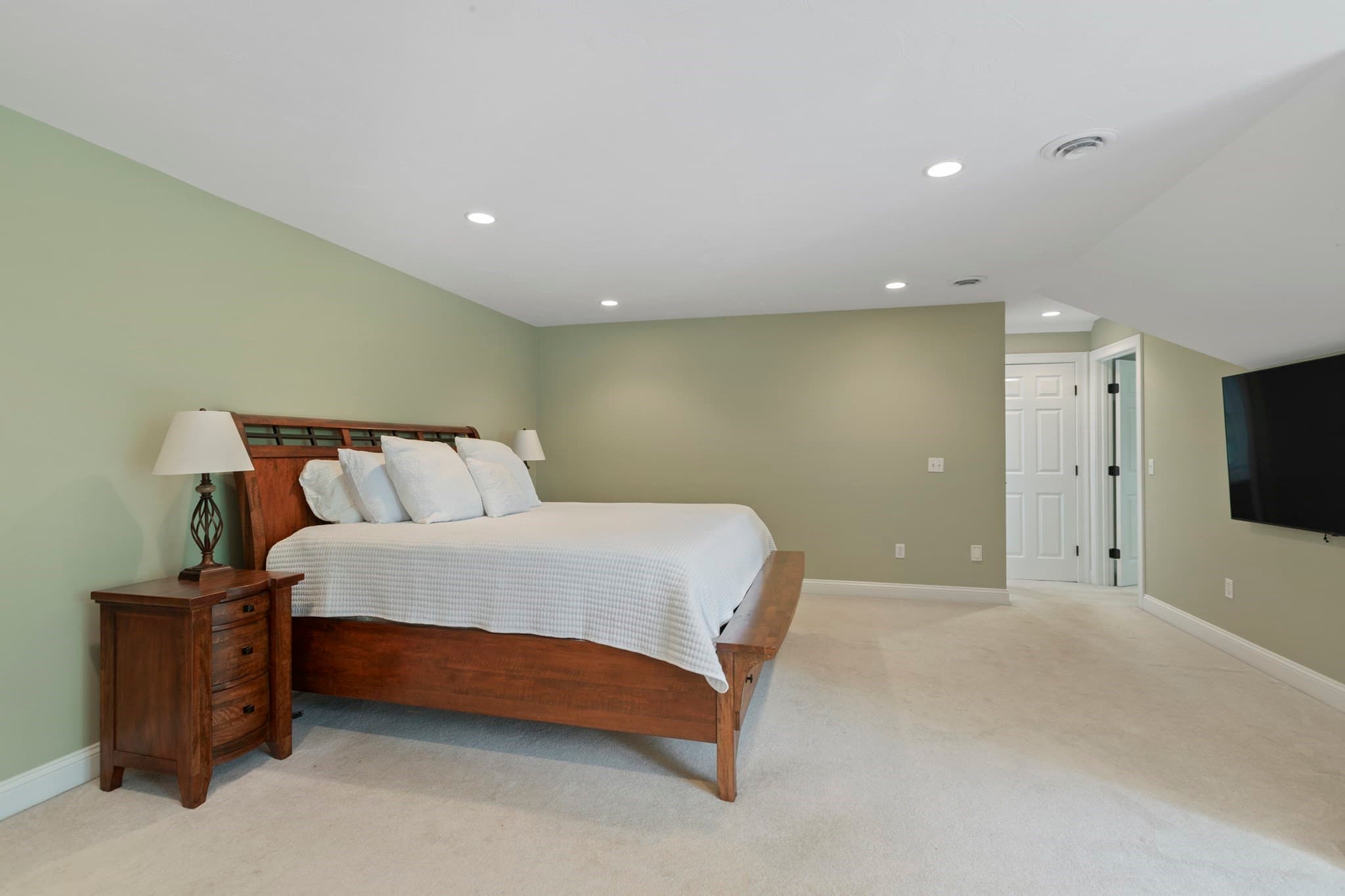 Single Family Residence at 8 Wildewood Drive, Paxton MA 01612, Paxton, photo 24 of 42