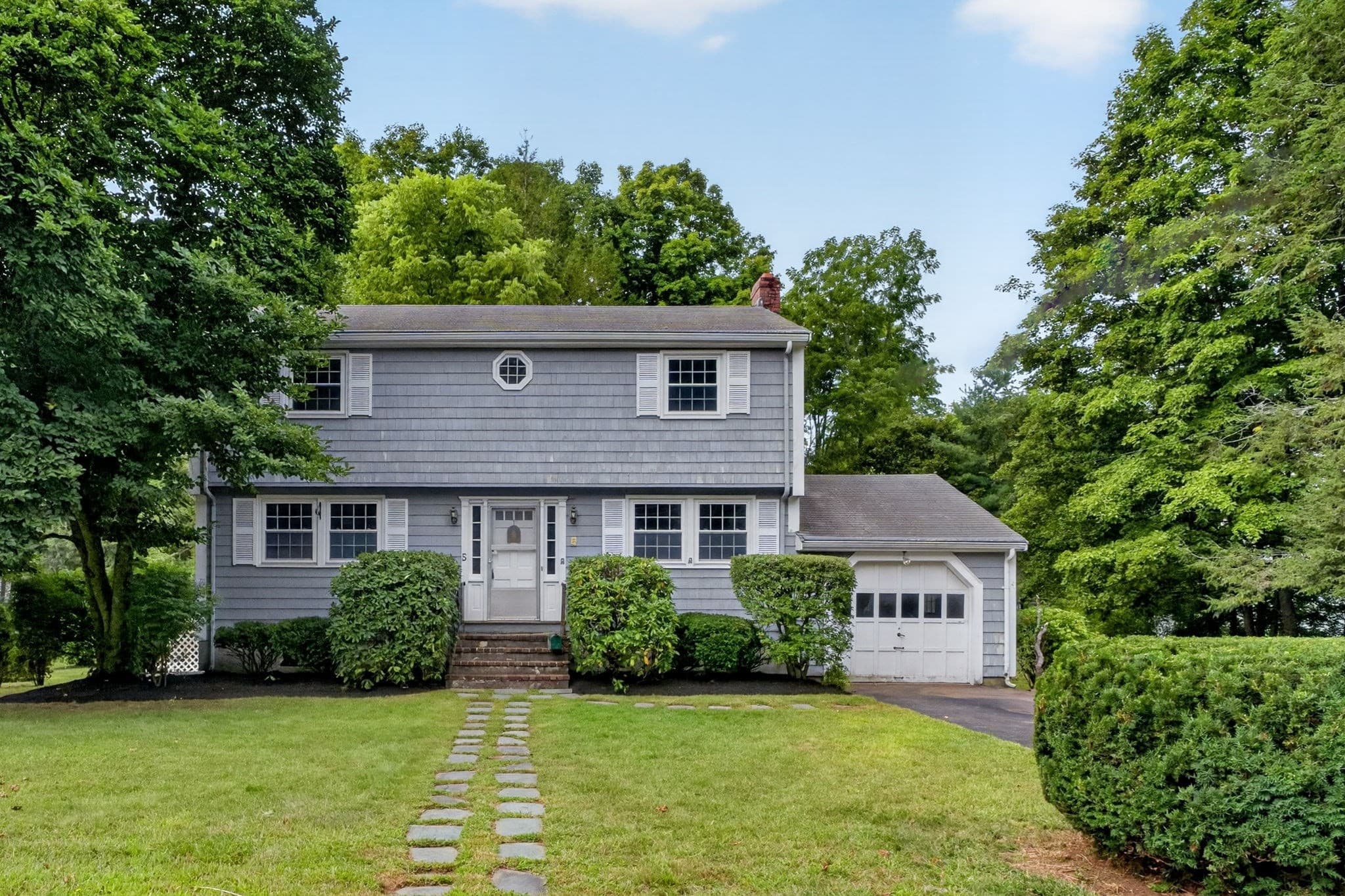 5 Robert Sproul Rd, Medfield MA 02052