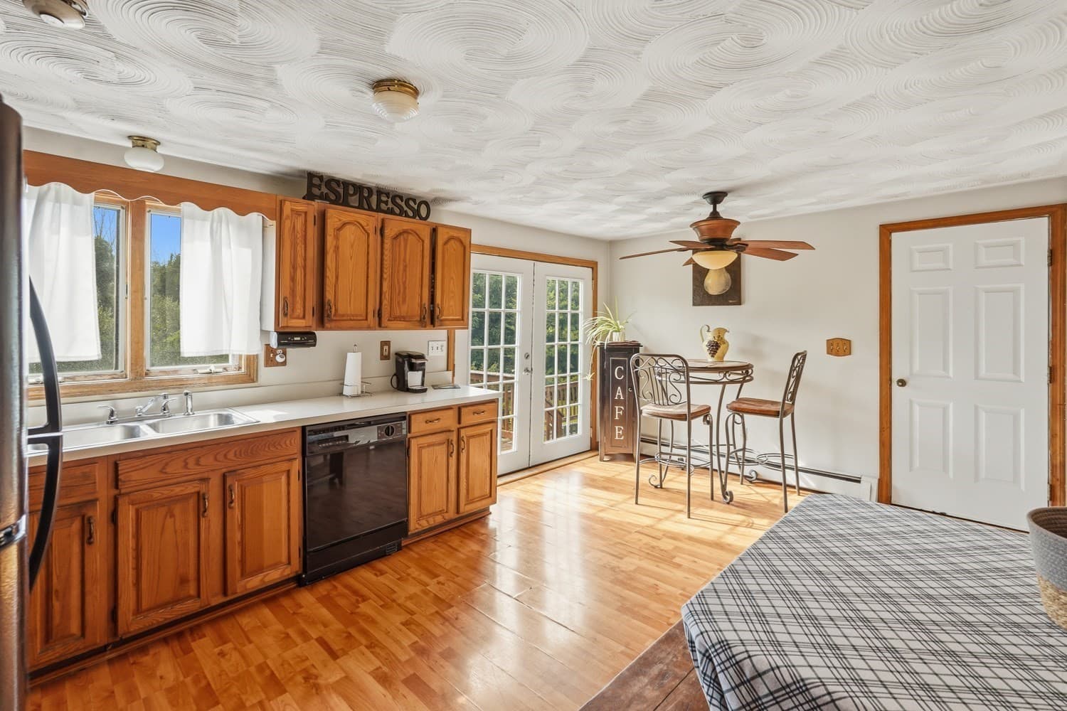Condominium at 4 Henry Marsh Rd # B, Oxford MA 01540, Oxford, photo 5 of 38