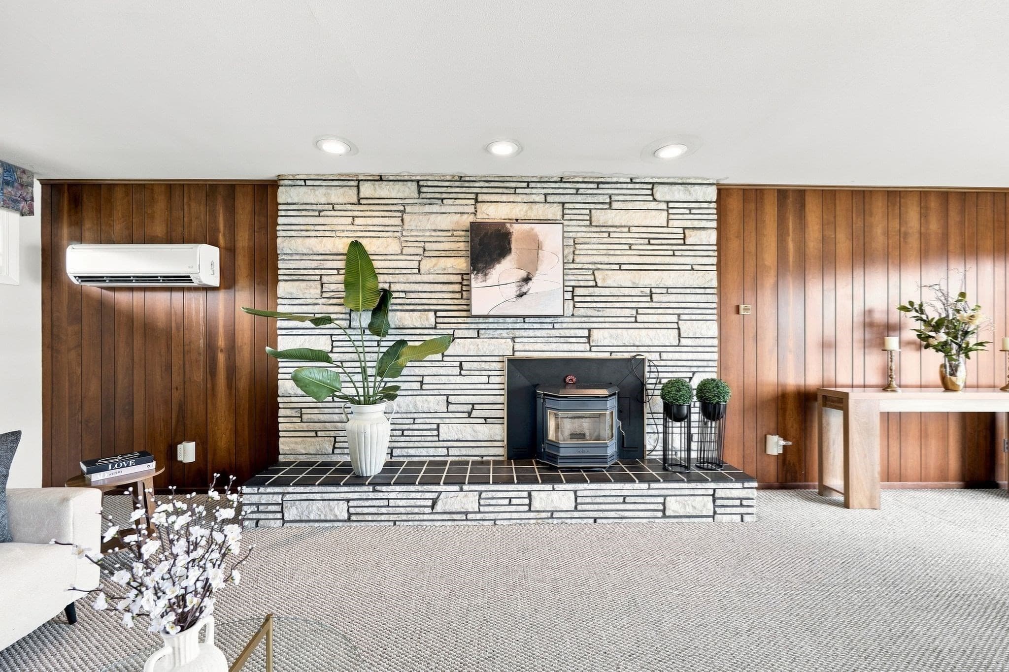 Single Family Residence at 29 Lake Shore Drive, Wales MA 01081, photo 6 of 42