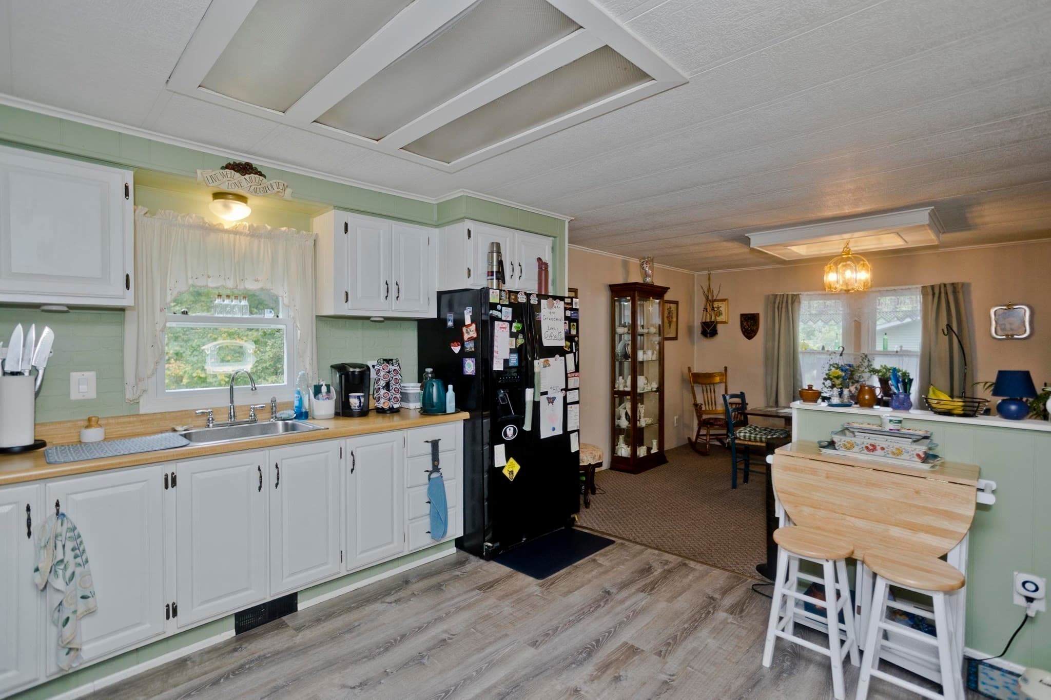 Mobile Home at 14 Sunnydale Circle, Brimfield MA 01010, photo 12 of 30