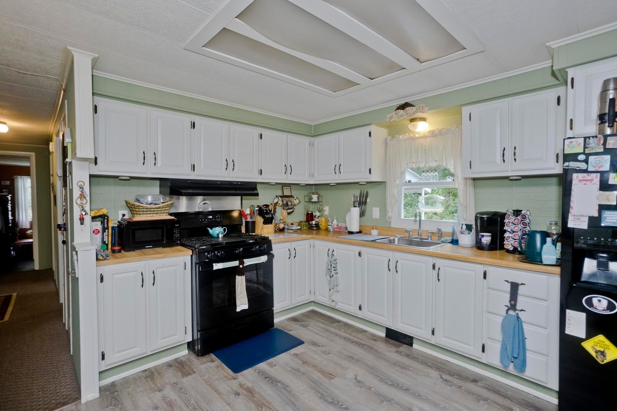 Mobile Home at 14 Sunnydale Circle, Brimfield MA 01010, photo 14 of 30