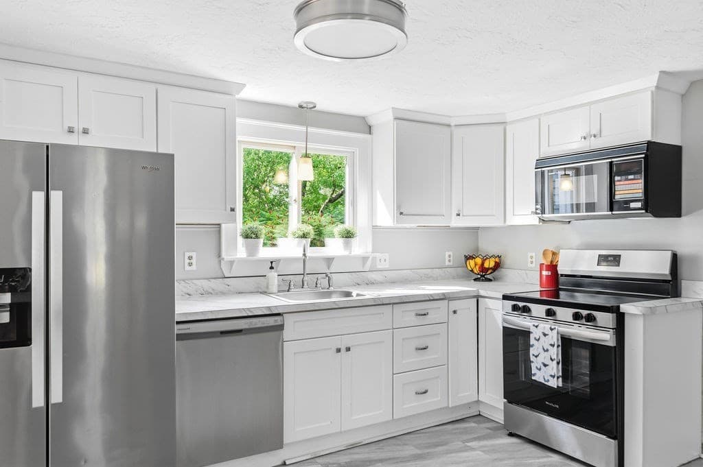 Single Family Residence at 70 Century Road, Weymouth MA 02190, Weymouth, photo 11 of 41