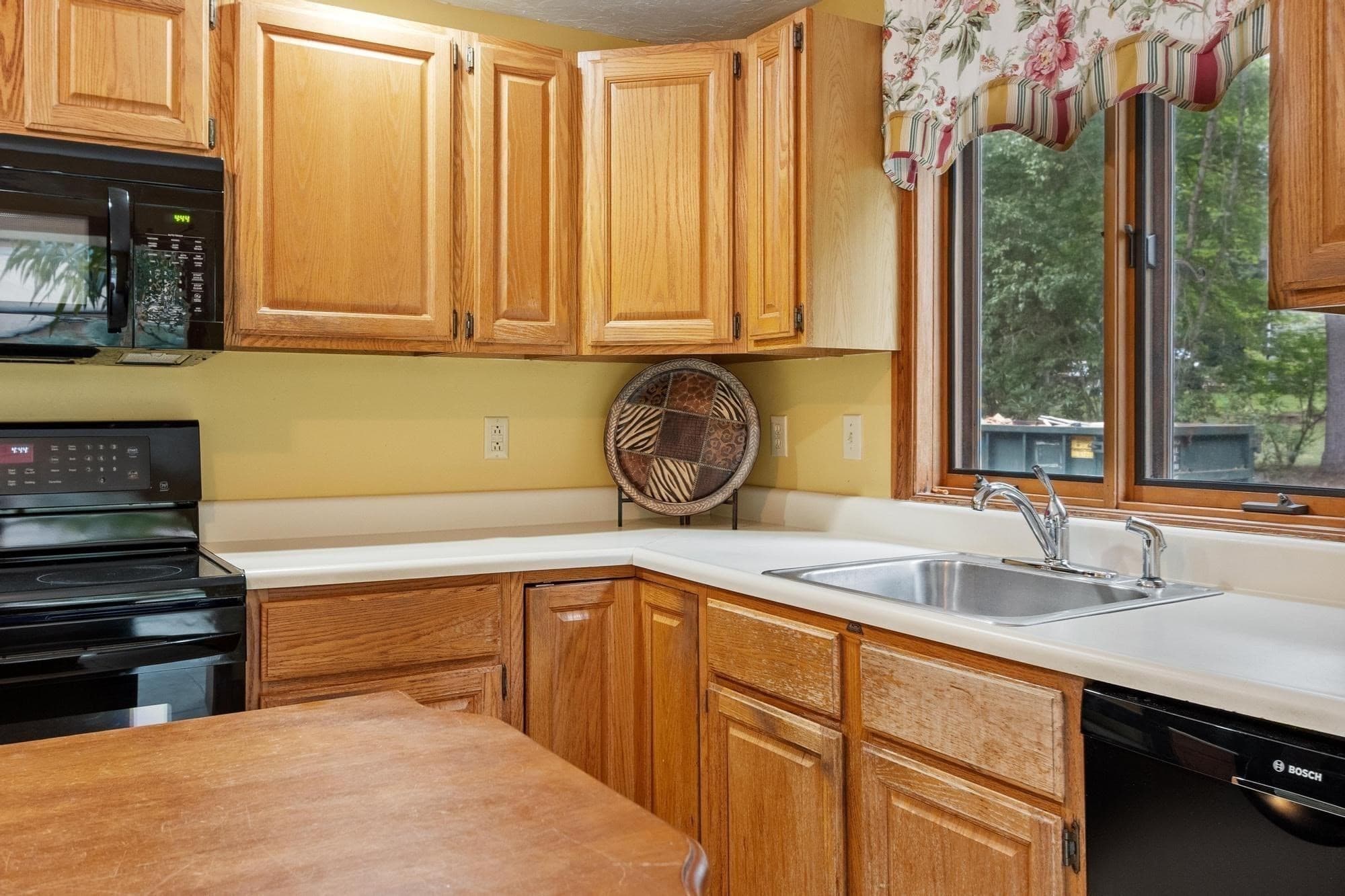 Single Family Residence at 10 Hog Hill Rd, Pepperell MA 01463, Pepperell, photo 14 of 41