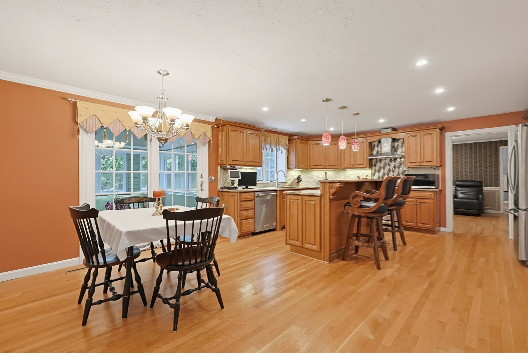Single Family Residence at 66 Farrington Ln, Marlborough MA 01752, Marlborough, photo 6 of 42